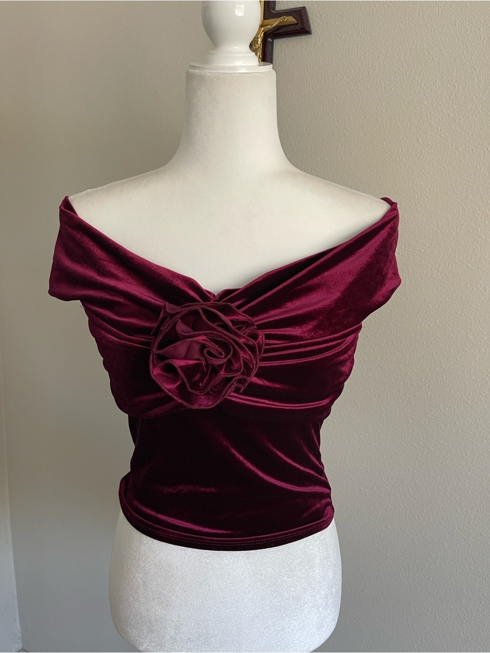 Reformation Off-Shoulder Velvet Crop Top in Burgundy